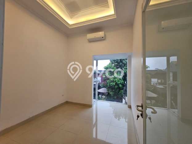 Rumah Strategis Minimalis Lb 144m2 di Serpong, Tangerang Selatan Rumah Strategis Minimalis Lb 144m2 di Serpong, Tangerang Selatan