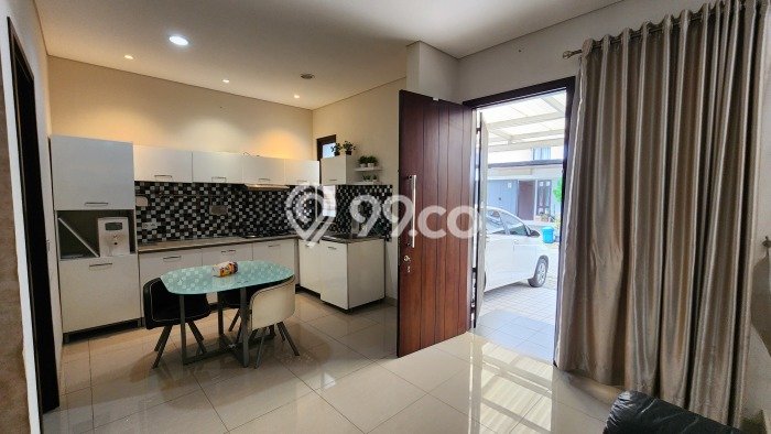 Rumah Luas Asri 3 KT Siap Huni di BSD Tangerang Rumah Luas Asri 3 KT Siap Huni di BSD Tangerang