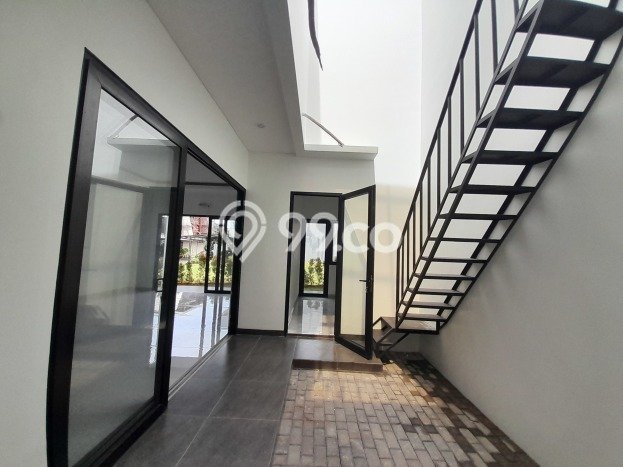 Rumah lokasi BSD, Tangerang, LT 208m² Bangunan 275m² Rumah lokasi BSD, Tangerang, LT 208m² Bangunan 275m²