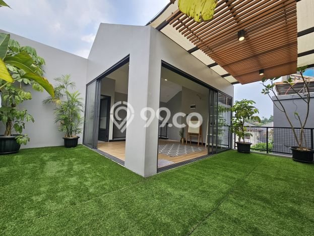 Jual Cepat Rumah dengan 4 Kamar Tidur dan 5 Kamar Mandi di Area BSD, Tangerang Selatan Jual Cepat Rumah dengan 4 Kamar Tidur dan 5 Kamar Mandi di Area BSD, Tangerang Selatan