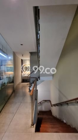 Ruko Dijual di Prime Area Jakarta Barat Luas 285m2 Ruko Dijual di Prime Area Jakarta Barat Luas 285m2