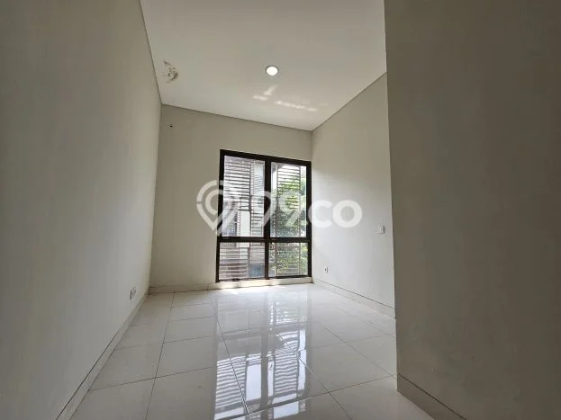 Rumah Luas Asri 3 KT Siap Pakai di BSD Tangerang Rumah Luas Asri 3 KT Siap Pakai di BSD Tangerang