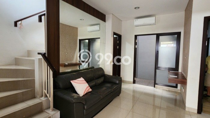 Rumah Luas Asri 3 KT Siap Huni di BSD Tangerang Rumah Luas Asri 3 KT Siap Huni di BSD Tangerang