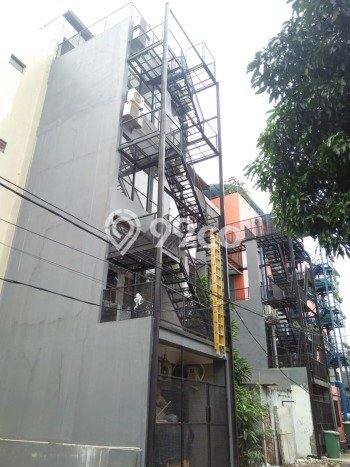 Ruko Dijual di Jakarta Selatan LT 85m2 & LB 240m2 Lokasi Terbaik! Ruko Dijual di Jakarta Selatan LT 85m2 & LB 240m2 Lokasi Terbaik!