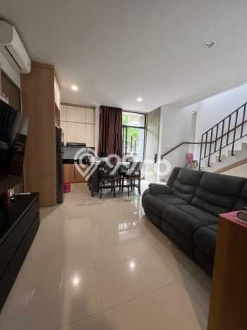 Siap Huni Hunian Elit 4 Kamar di BSD Dekat ke Mana Pun Siap Huni Hunian Elit 4 Kamar di BSD Dekat ke Mana Pun