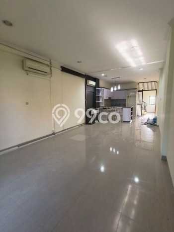 Ruko untuk Disewa di Pusat Jakarta Barat Luas Bangunan 250m2 Ruko untuk Disewa di Pusat Jakarta Barat Luas Bangunan 250m2
