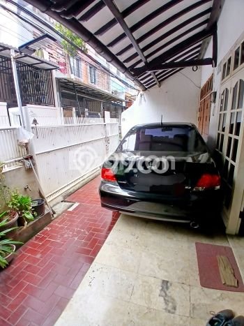 Jual Rumah Luas Megah Dengan View Eksklusif di Tanjung Duren, Jakarta Barat Jual Rumah Luas Megah Dengan View Eksklusif di Tanjung Duren, Jakarta Barat