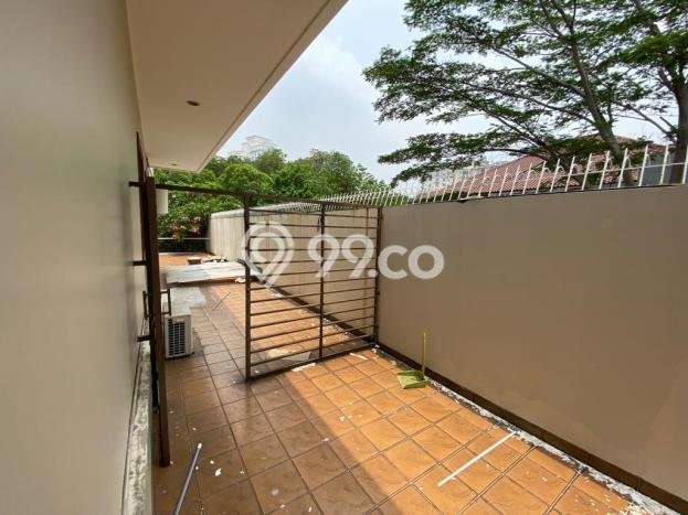 Rumah di , Akses ke Pusat Kota, 4 KM, LT 650m2m² Bangunan 700m2m² Rumah di , Akses ke Pusat Kota, 4 KM, LT 650m2m² Bangunan 700m2m²