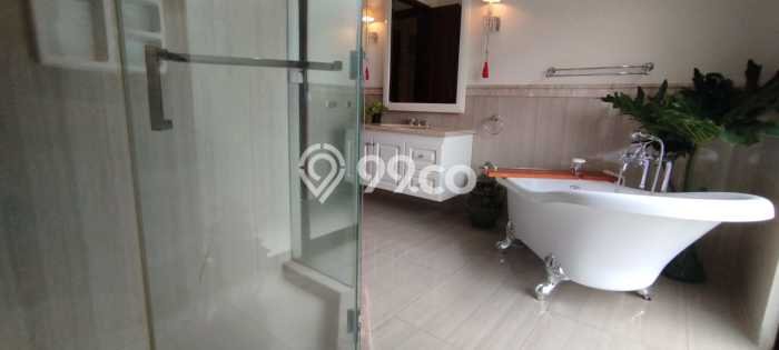 Rumah Kondisi Baik Disewakan di Bangka, Jakarta Selatan LT 464m2, LB 308m2 Rumah Kondisi Baik Disewakan di Bangka, Jakarta Selatan LT 464m2, LB 308m2