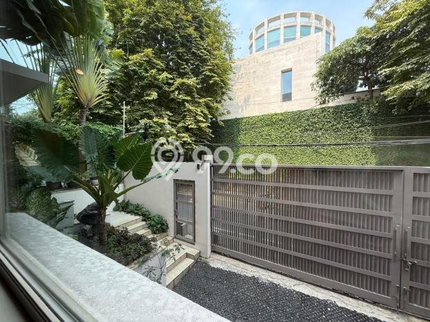 Disewakan Rumah Nyaman LT 400m2 / LB 800m2 di scbd, Jakarta Selatan Disewakan Rumah Nyaman LT 400m2 / LB 800m2 di scbd, Jakarta Selatan