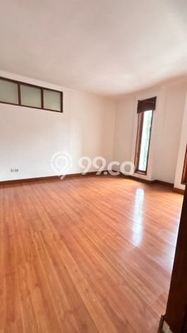 Rumah Disewakan Jakarta Selatan LT 300m2 LB 400m2 Area Pondok Indah Rumah Disewakan Jakarta Selatan LT 300m2 LB 400m2 Area Pondok Indah