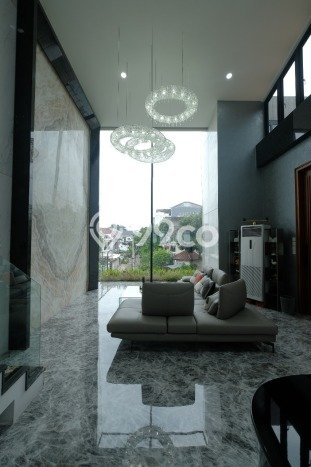 Hunian Mewah LB 680m2 Siap Huni Desain Elegan di Pondok Indah, Jakarta Selatan Hunian Mewah LB 680m2 Siap Huni Desain Elegan di Pondok Indah, Jakarta Selatan