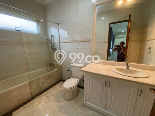 Disewakan Rumah Strategis di Pondok Indah LT 482m2 / LB 345m2 Kondisi Bagus Disewakan Rumah Strategis di Pondok Indah LT 482m2 / LB 345m2 Kondisi Bagus