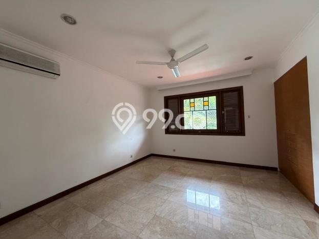 Hunian Minimalis dengan LT 900m2 & LB 600m2 Disewakan di Lebak Bulus Hunian Minimalis dengan LT 900m2 & LB 600m2 Disewakan di Lebak Bulus