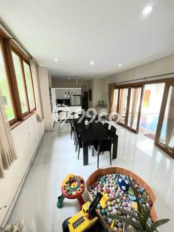 Rumah Luxury Modern Siap Huni di Bintaro Tangerang Selatan Rumah Luxury Modern Siap Huni di Bintaro Tangerang Selatan