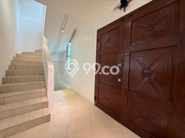 Disewakan Rumah Nyaman LT 400m2 / LB 800m2 di scbd, Jakarta Selatan Disewakan Rumah Nyaman LT 400m2 / LB 800m2 di scbd, Jakarta Selatan