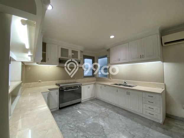 Disewakan Rumah Strategis di Pondok Indah LT 482m2 / LB 345m2 Kondisi Bagus Disewakan Rumah Strategis di Pondok Indah LT 482m2 / LB 345m2 Kondisi Bagus
