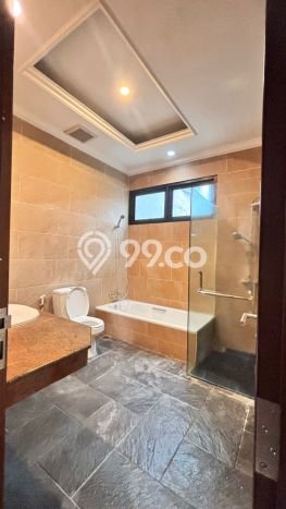 Rumah Disewakan Jakarta Selatan LT 300m2 LB 400m2 Area Pondok Indah Rumah Disewakan Jakarta Selatan LT 300m2 LB 400m2 Area Pondok Indah