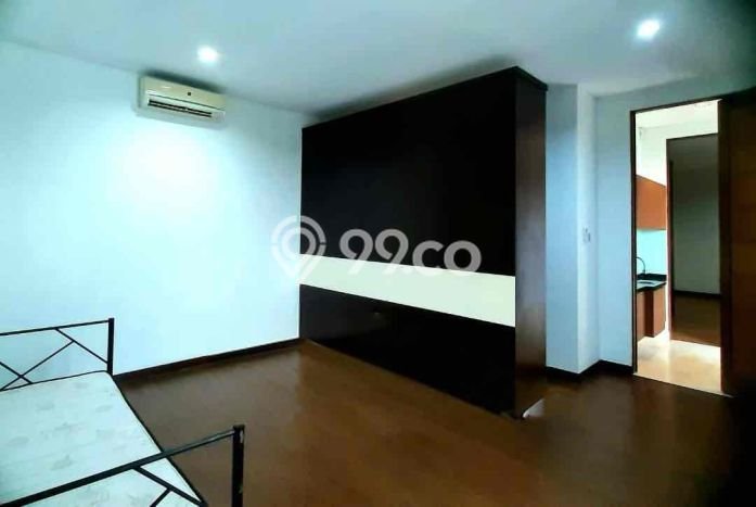Hunian Minimalis dengan LT 350m2 & LB 600m2 Disewakan di Pondok Indah Hunian Minimalis dengan LT 350m2 & LB 600m2 Disewakan di Pondok Indah