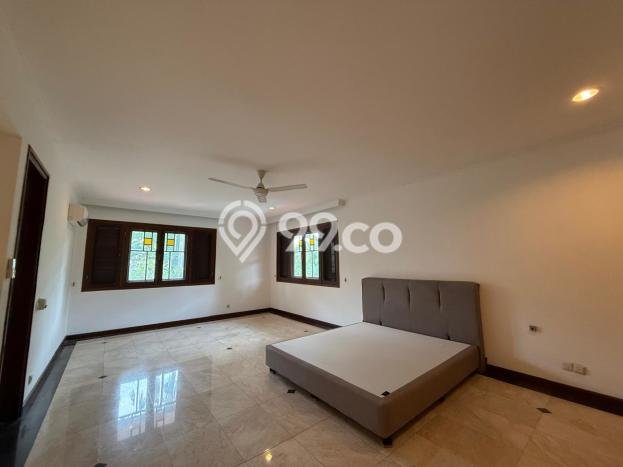 Hunian Minimalis dengan LT 900m2 & LB 600m2 Disewakan di Lebak Bulus Hunian Minimalis dengan LT 900m2 & LB 600m2 Disewakan di Lebak Bulus
