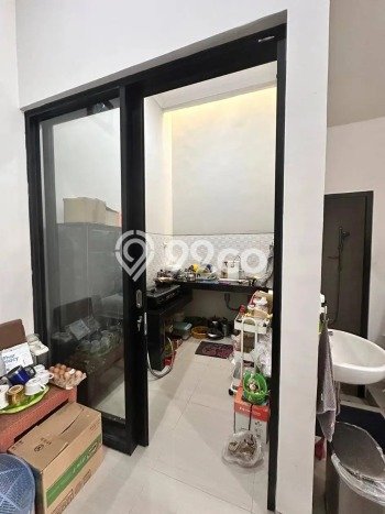 Rumah Luas Asri 3 KT Siap Huni di Mulyosari Surabaya Rumah Luas Asri 3 KT Siap Huni di Mulyosari Surabaya