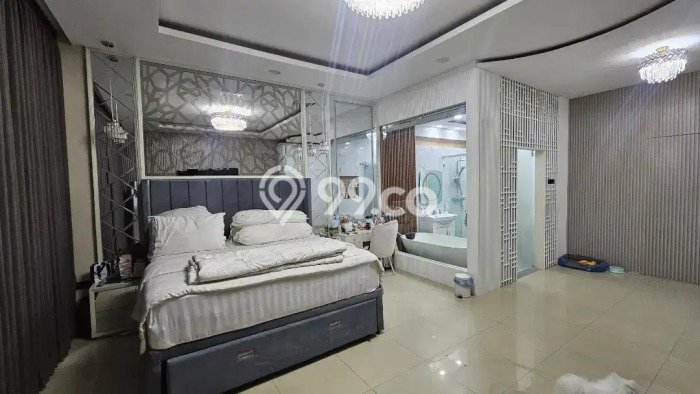 PENAWARAN TERBAIK! Rumah Strategis di Pakuwon City, LT 90m2m² Bangunan 120m2m² PENAWARAN TERBAIK! Rumah Strategis di Pakuwon City, LT 90m2m² Bangunan 120m2m²
