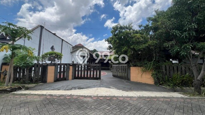 For Sale! Premium House LT 1785m2 Desain Modern di Manyar For Sale! Premium House LT 1785m2 Desain Modern di Manyar