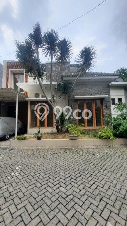 Jual Rumah Mewah Megah Dengan View Eksklusif di Kendangsari, Surabaya Jual Rumah Mewah Megah Dengan View Eksklusif di Kendangsari, Surabaya
