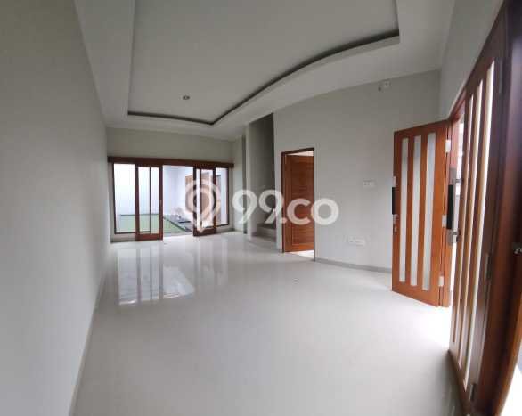 For Sale! Luxury House LT 100m2 Desain Elegan di Kesiman For Sale! Luxury House LT 100m2 Desain Elegan di Kesiman