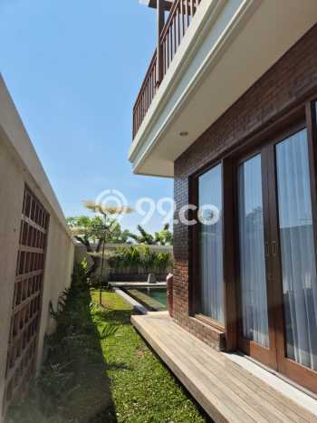 Vila di , Area 250m2m², Area Strategis Vila di , Area 250m2m², Area Strategis