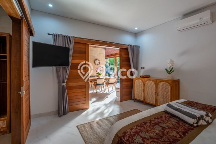 Vila Terawat Kawasan , Dimensi 300m2m², Lingkungan Asri dan nyaman Vila Terawat Kawasan , Dimensi 300m2m², Lingkungan Asri dan nyaman