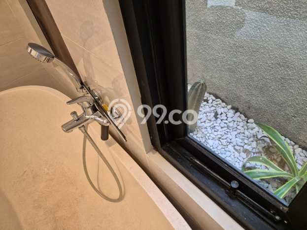 Vila di , Area 250m2m², Area Strategis Vila di , Area 250m2m², Area Strategis
