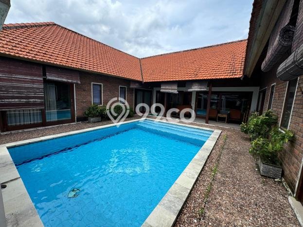 Vila di , Luas 385m2m², Akses ke beragam fasilitas umum Vila di , Luas 385m2m², Akses ke beragam fasilitas umum
