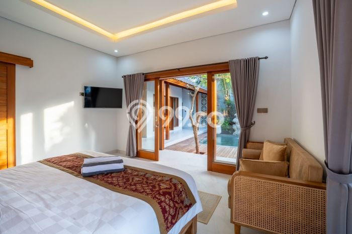 Vila Terawat Kawasan , Dimensi 300m2m², Lingkungan Asri dan nyaman Vila Terawat Kawasan , Dimensi 300m2m², Lingkungan Asri dan nyaman