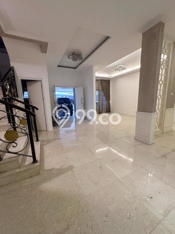 For Sale! Luxury House LT 333m2 Desain Elegan di Lebak Bulus For Sale! Luxury House LT 333m2 Desain Elegan di Lebak Bulus