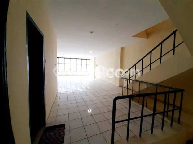 FOR SALE! Ruko di Kebayoran Baru Jakarta Selatan, LT 121m2, LB 66m2 FOR SALE! Ruko di Kebayoran Baru Jakarta Selatan, LT 121m2, LB 66m2