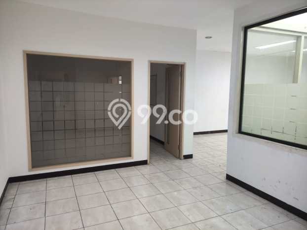 Ruko Area Strategis Kawasan Kedung Doro, Luas 900m2m², Siap Usaha Ruko Area Strategis Kawasan Kedung Doro, Luas 900m2m², Siap Usaha