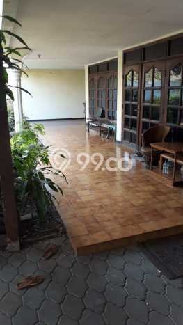 Rumah Elit LB 450m2 Siap Huni Desain Elegan di Diponegoro, Surabaya Rumah Elit LB 450m2 Siap Huni Desain Elegan di Diponegoro, Surabaya