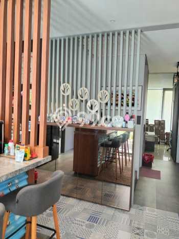 Rumah Mewah LB 200m2 Siap Huni Desain Elegan di Citraland, Surabaya Rumah Mewah LB 200m2 Siap Huni Desain Elegan di Citraland, Surabaya