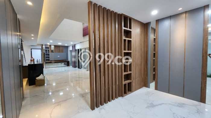 Rumah Luxury Modern Tanpa Renovasi di Graha Surabaya Rumah Luxury Modern Tanpa Renovasi di Graha Surabaya