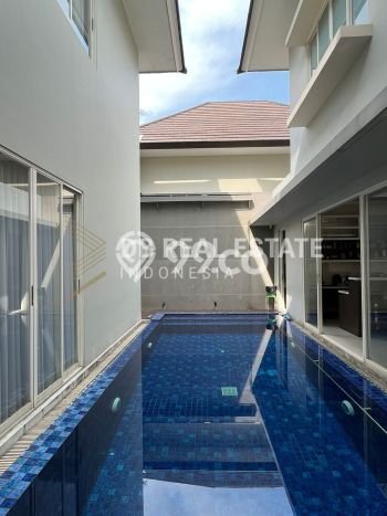 For Sale! Luxury House LT 375m2 Desain Modern di Graha For Sale! Luxury House LT 375m2 Desain Modern di Graha