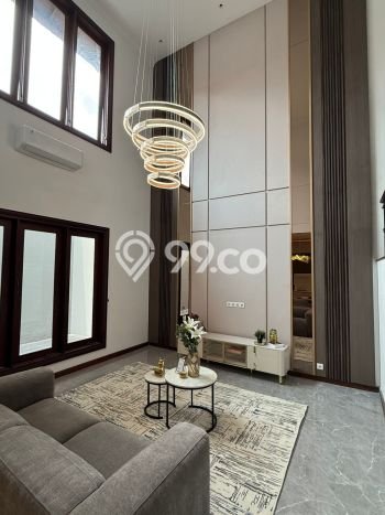 Rumah Elit Modern Tanpa Renovasi di Graha Surabaya Rumah Elit Modern Tanpa Renovasi di Graha Surabaya