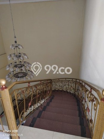 Dijual Rumah Luas Elegan Dengan View Cantik di Dharma Husada, Surabaya Dijual Rumah Luas Elegan Dengan View Cantik di Dharma Husada, Surabaya