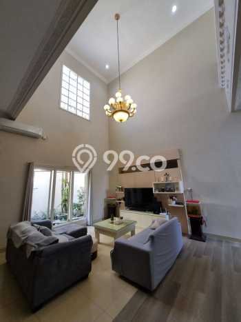 Rumah Elit Modern Siap Huni di Pakuwon Indah Surabaya Rumah Elit Modern Siap Huni di Pakuwon Indah Surabaya