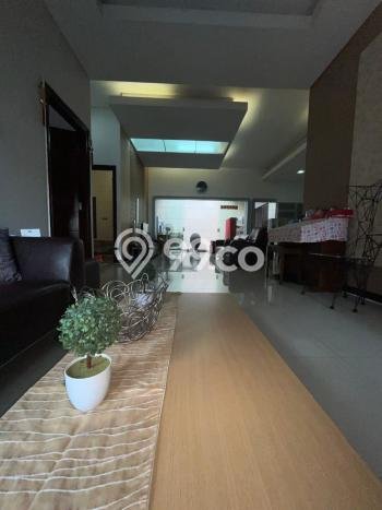 Hunian Mewah LB 120m2 Siap Huni Desain Elegan di Darmo Permai, Surabaya Hunian Mewah LB 120m2 Siap Huni Desain Elegan di Darmo Permai, Surabaya