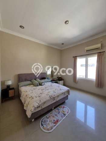 Rumah Elit Modern Siap Huni di Pakuwon Indah Surabaya Rumah Elit Modern Siap Huni di Pakuwon Indah Surabaya
