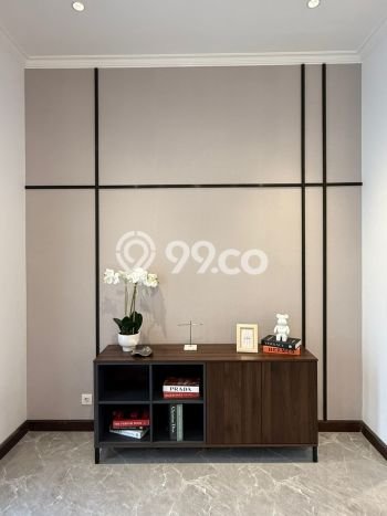 Rumah Elit Modern Tanpa Renovasi di Graha Surabaya Rumah Elit Modern Tanpa Renovasi di Graha Surabaya