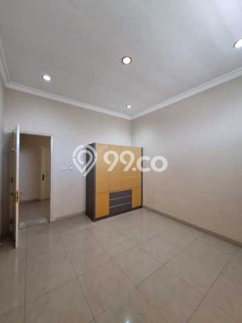Rumah Elit Modern Siap Huni di Pakuwon Indah Surabaya Rumah Elit Modern Siap Huni di Pakuwon Indah Surabaya