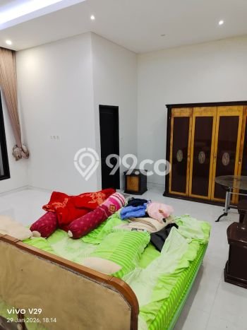 Dijual Rumah Luas Elegan Dengan View Cantik di Dharma Husada, Surabaya Dijual Rumah Luas Elegan Dengan View Cantik di Dharma Husada, Surabaya