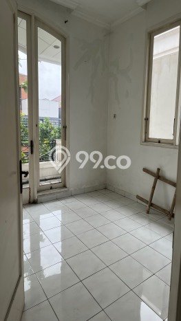 Rumah Mewah LB 350m2 Siap Pakai Desain Elegan di Modernland, Tangerang Rumah Mewah LB 350m2 Siap Pakai Desain Elegan di Modernland, Tangerang
